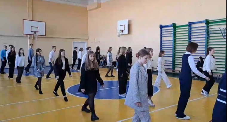 Разучиваем вальс.